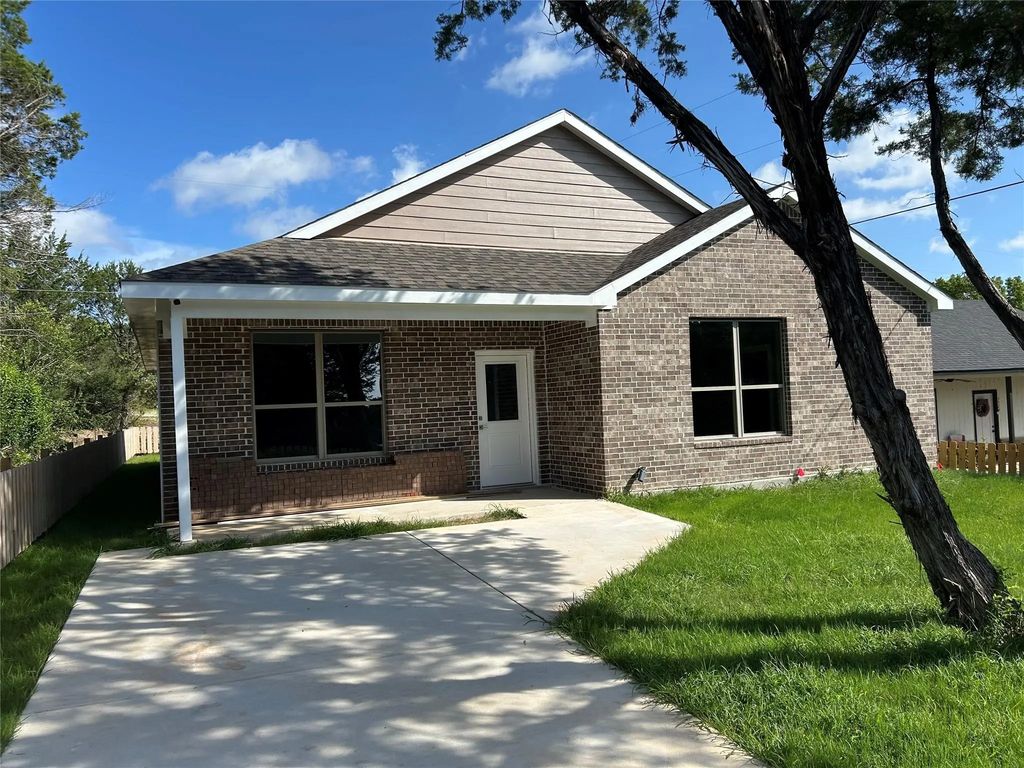 3600 Hilltop Road, Granbury