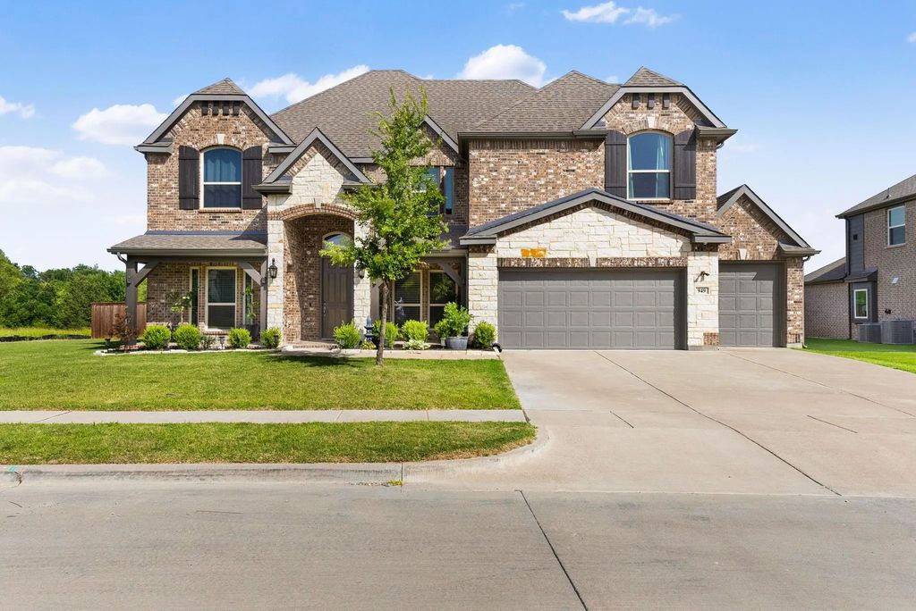 949 Gold Finch Lane, Forney