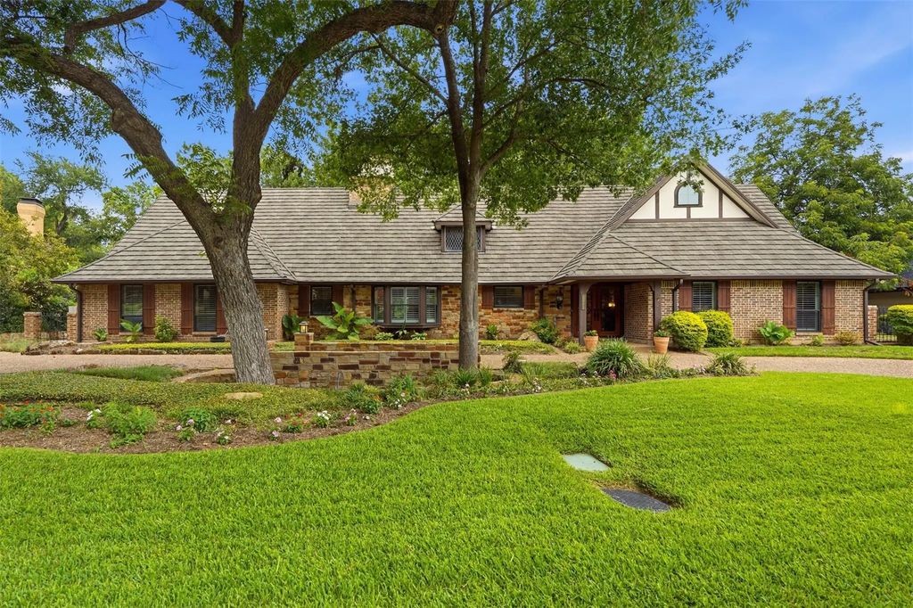 3805 Hollow Creek Road, Benbrook