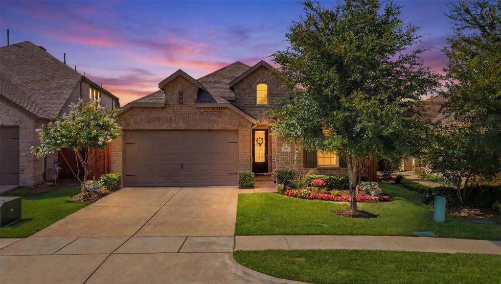 1109 Shire Drive, Aubrey