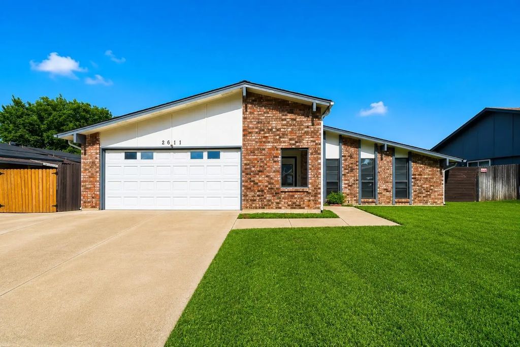 2611 Ridgemoor Court, Arlington