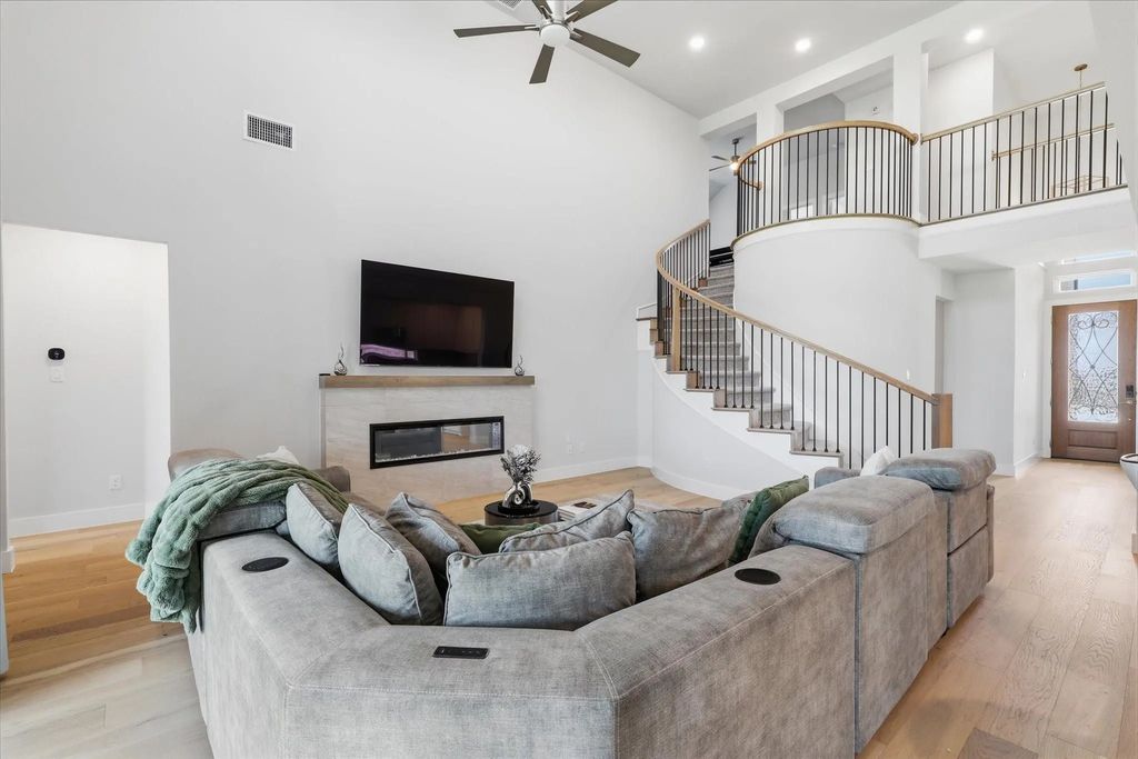 1824 Valencia Drive, Little Elm