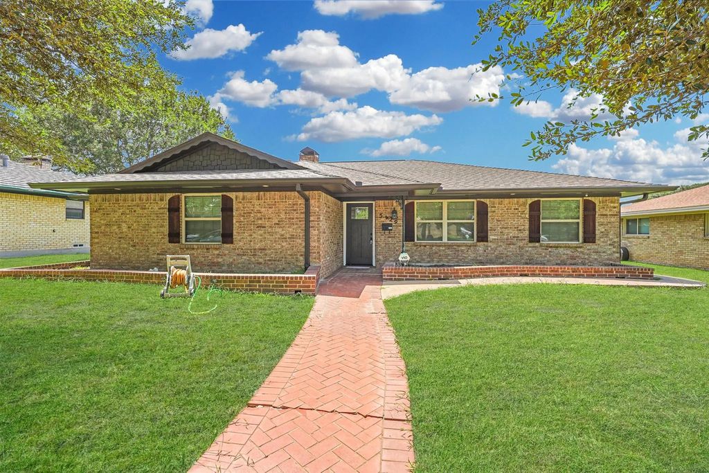 5429 Enderly Place, Dallas