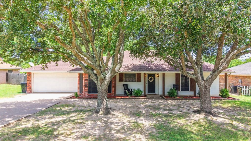 121 Curtis Lane, Quinlan