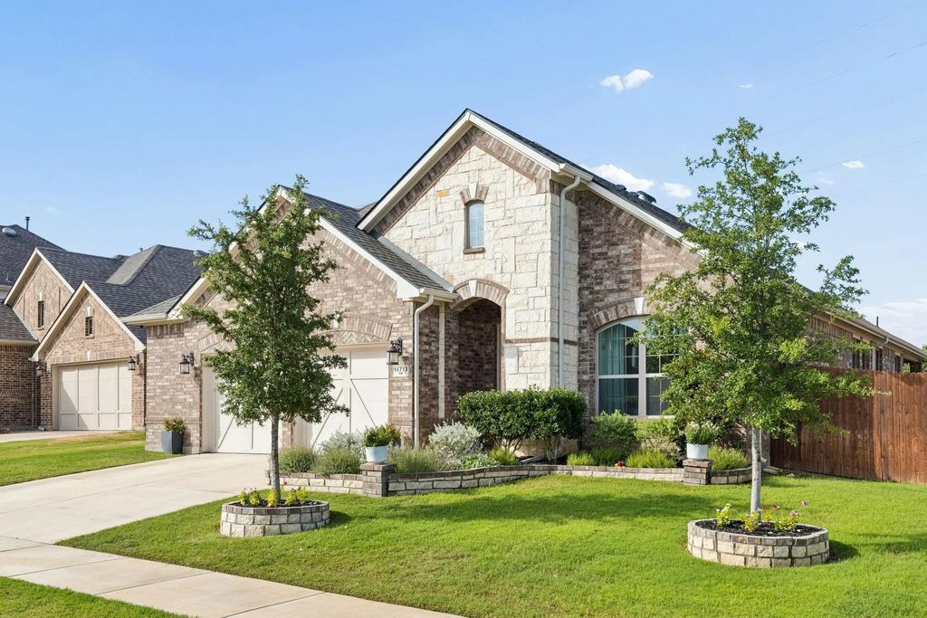 14713 Spitfire Trail, Fort Worth