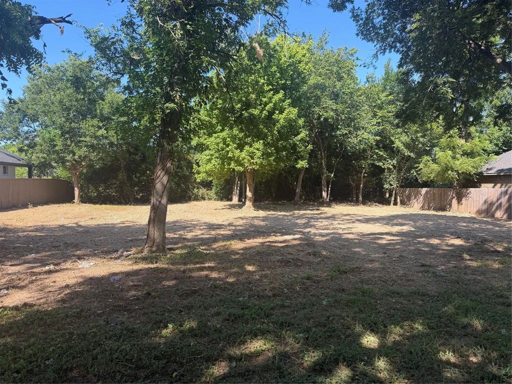 Henrietta Street, Waxahachie
