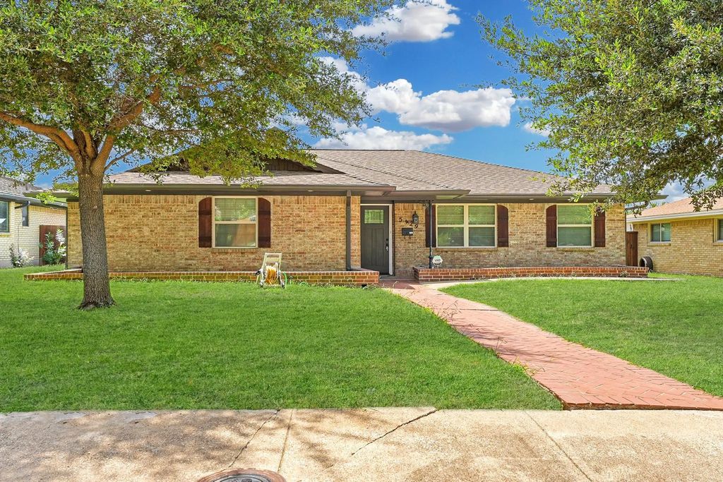 5429 Enderly Place, Dallas