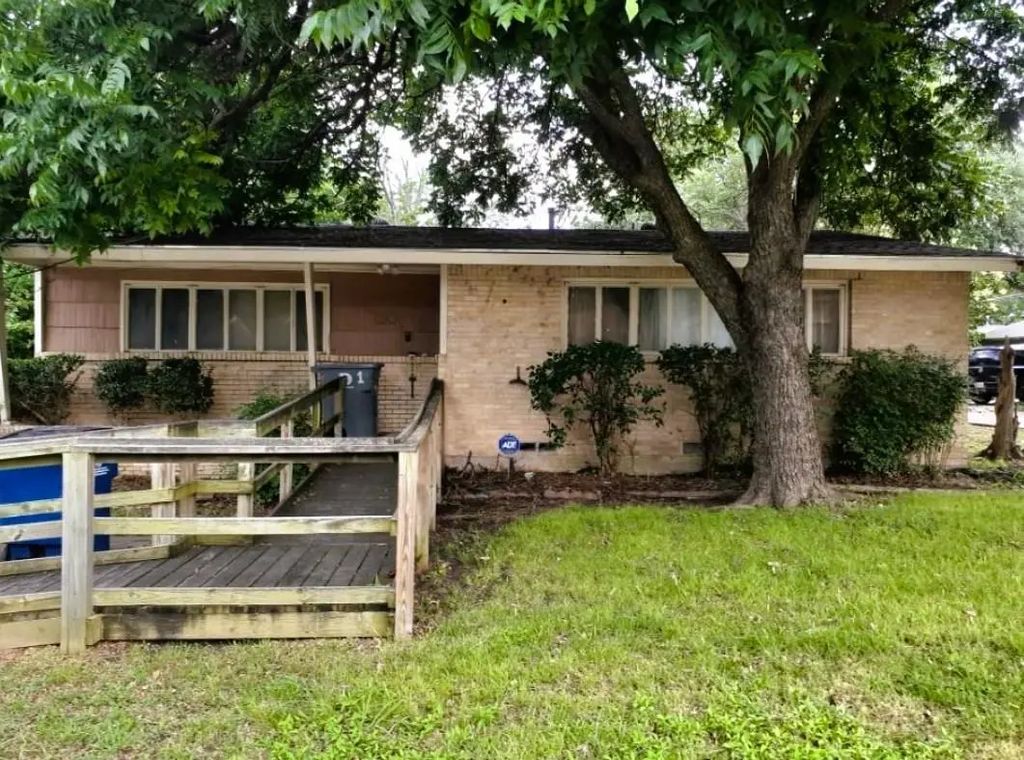 1520 Cape Cod Drive, Dallas