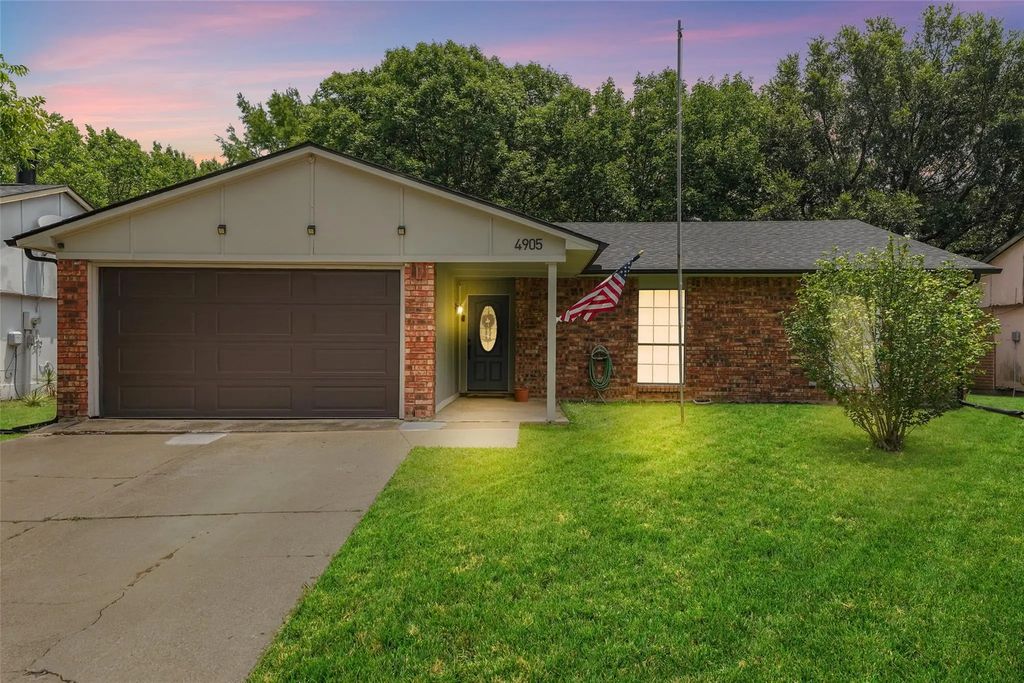 4905 California Trail, Grand Prairie
