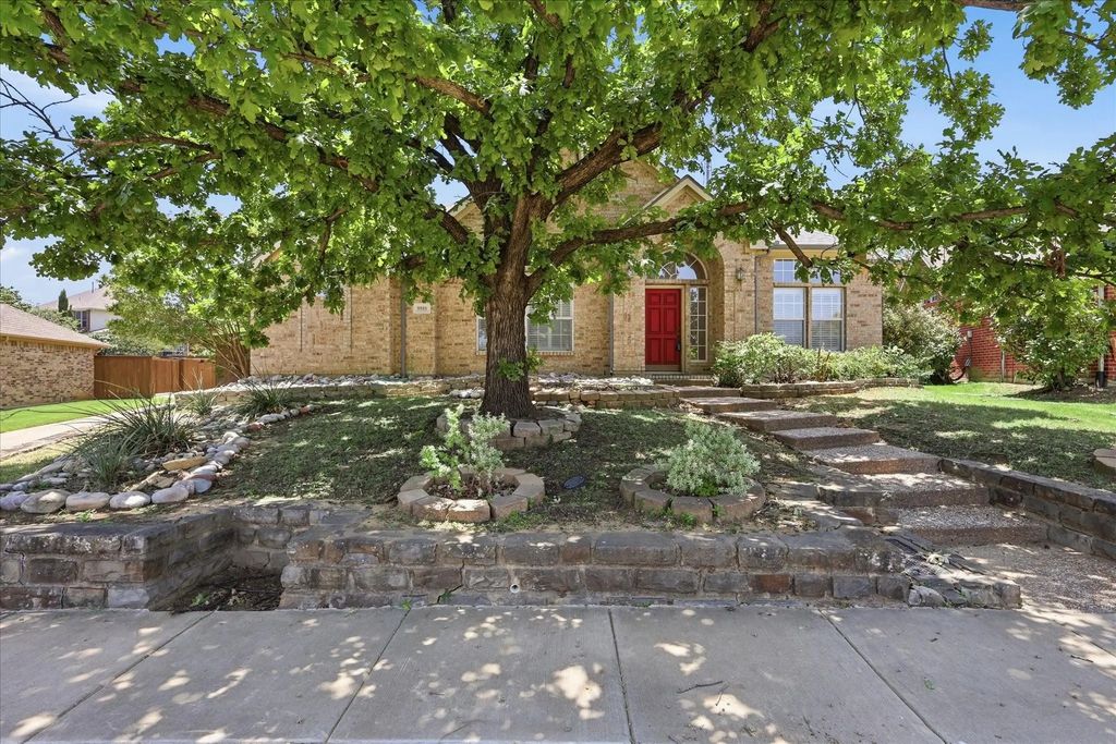 9325 Vista Circle, Irving
