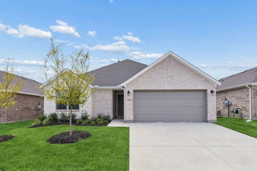 1108 Angus Lane, Royse City