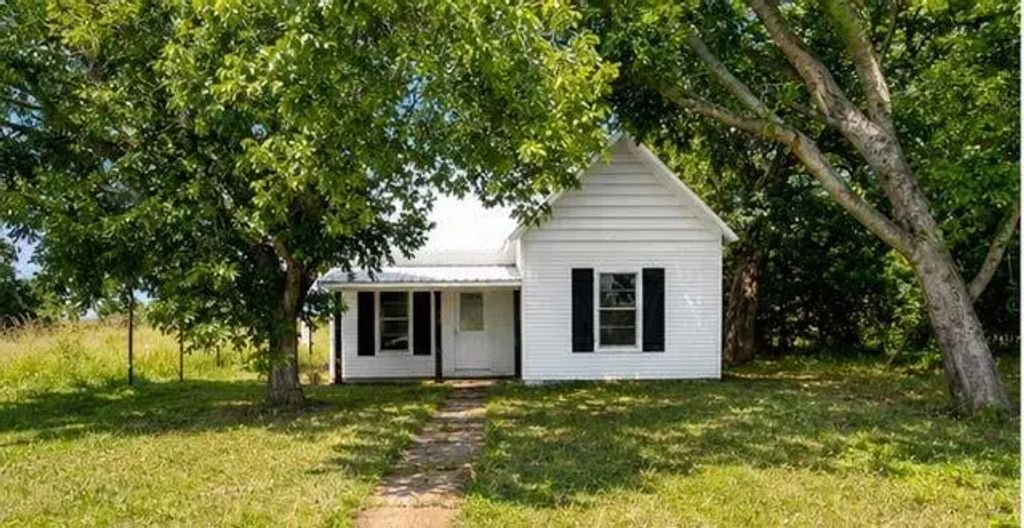 125 W Crawford Street, Mingus