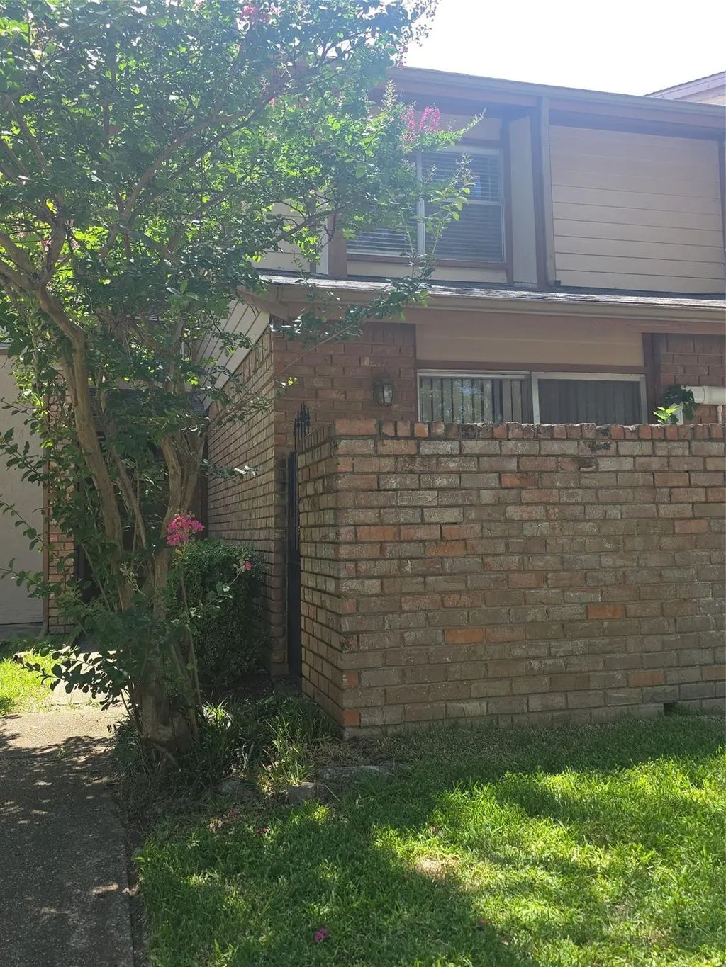 2715 Westgate Drive, Arlington