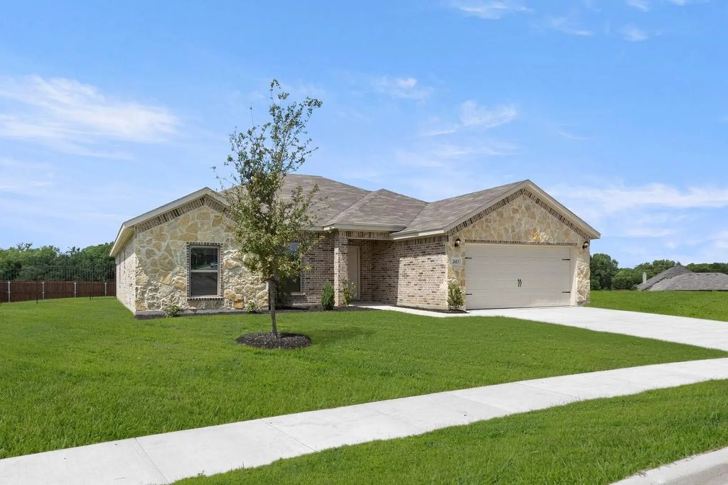 2613 River Bank Drive, Burleson