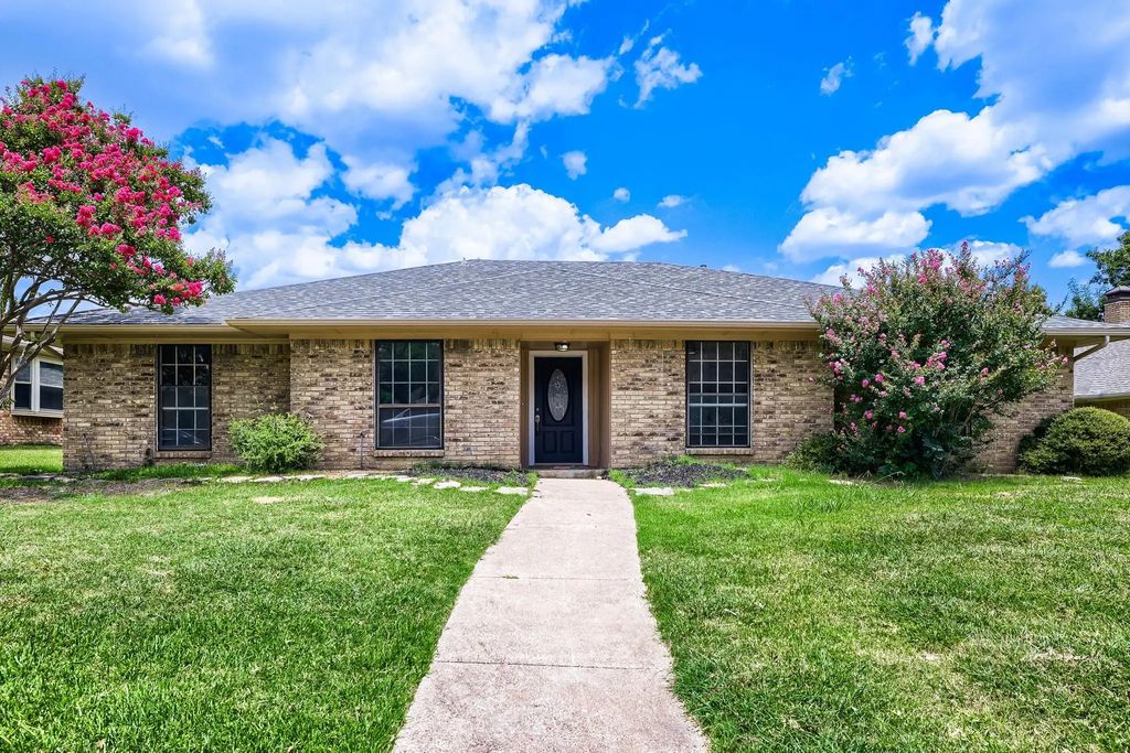 1949 Chesham Drive, Carrollton