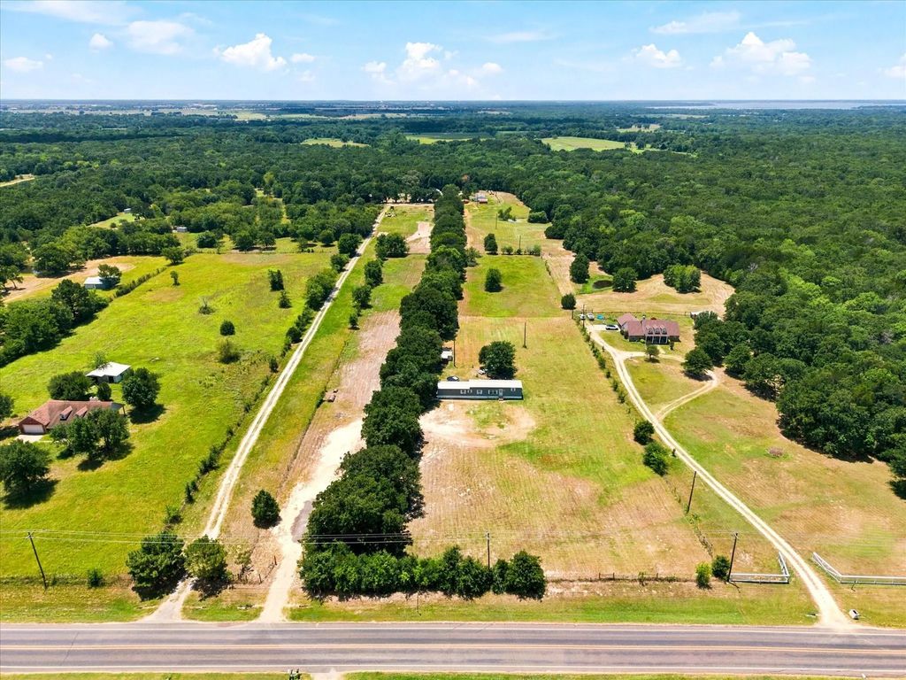 13345 Fm 1391, Kemp