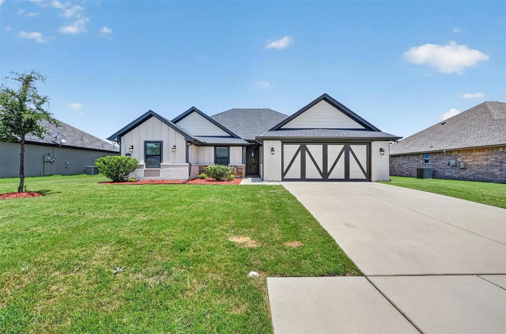 214 Rees Avenue, Godley