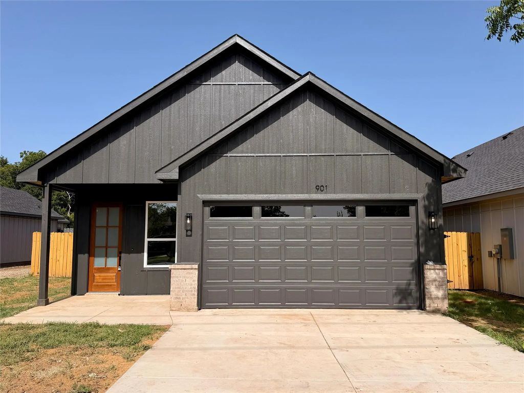 901 S Ayers Avenue, Fort Worth
