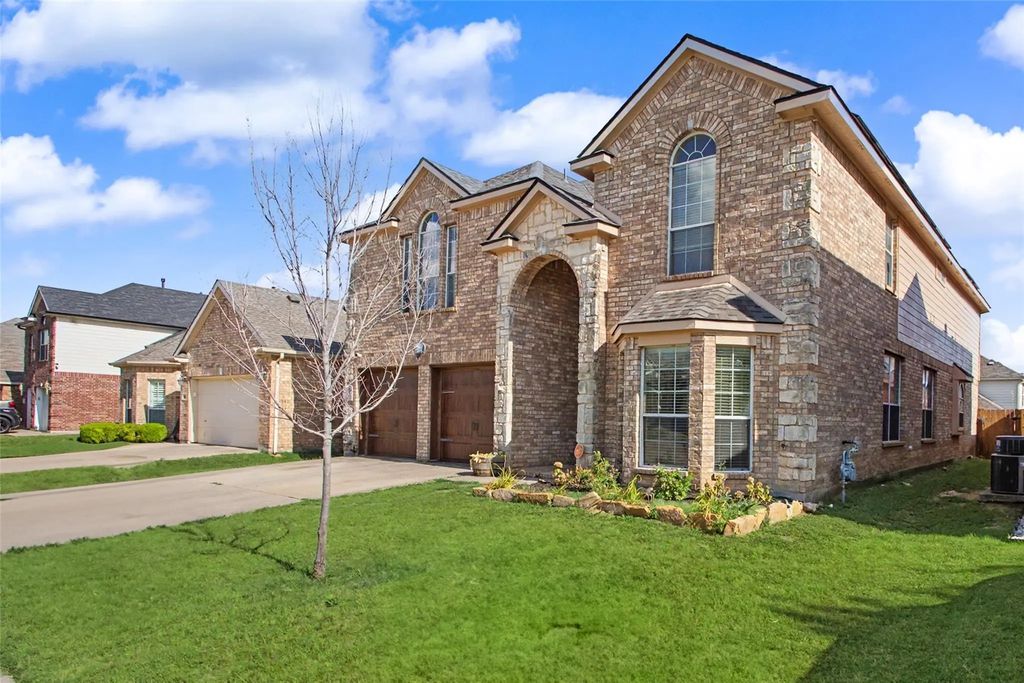 6317 Eagles Rest Drive, Fort Worth