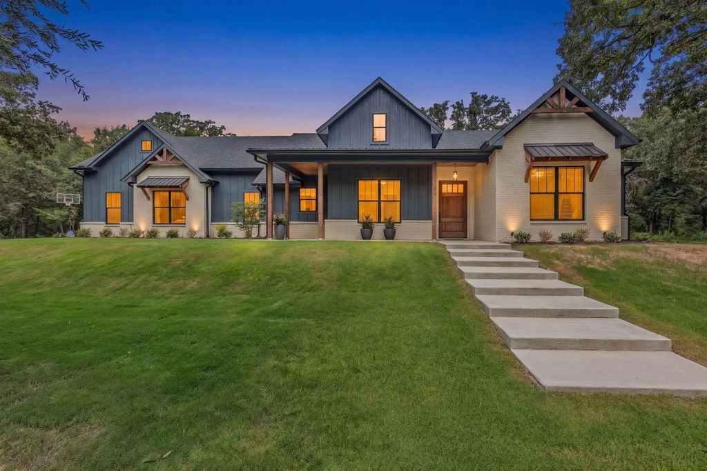 548 County Road 3503, Sulphur Springs
