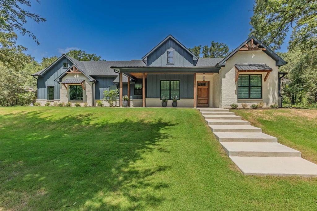 548 County Road 3503, Sulphur Springs