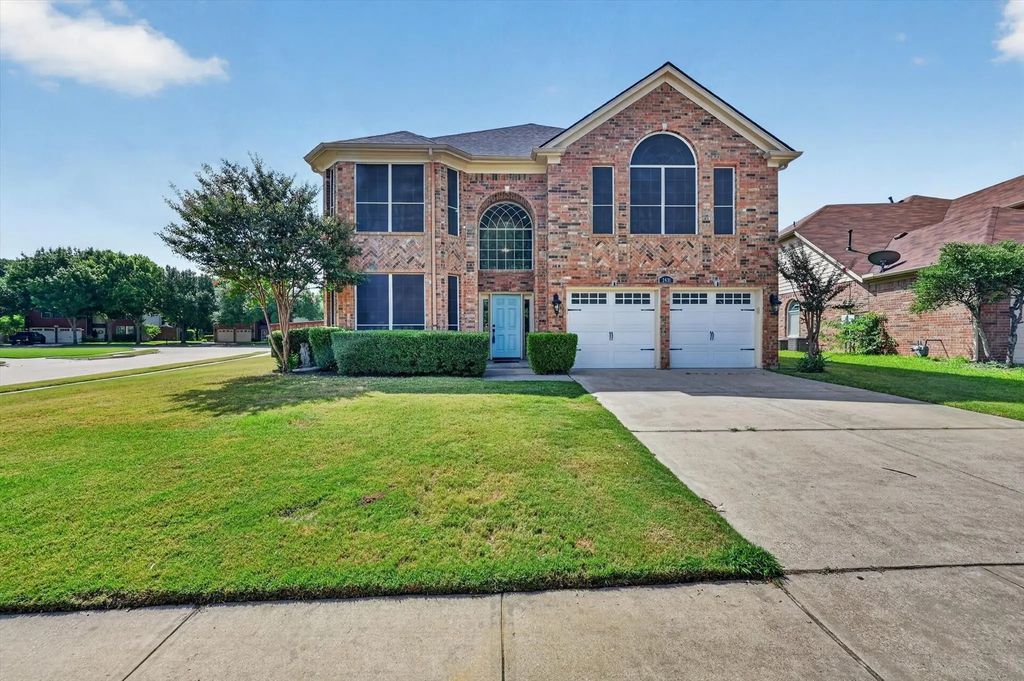 2633 Lakeside Drive, Burleson