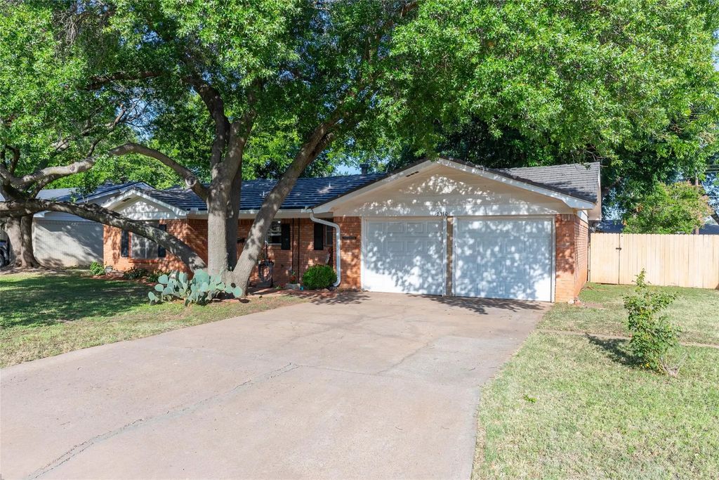2310 Crescent Drive, Abilene