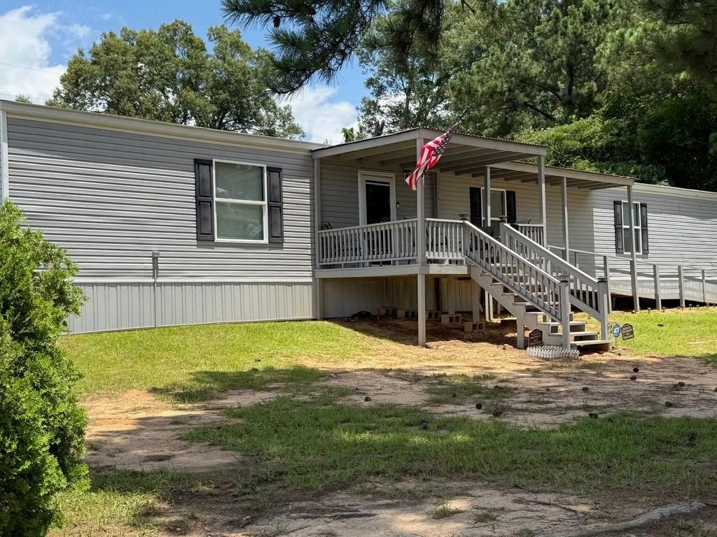 406 Columbia Street, Minden