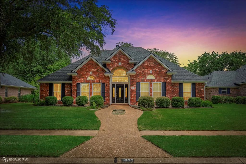 1605 S Lexington Drive, Bossier City