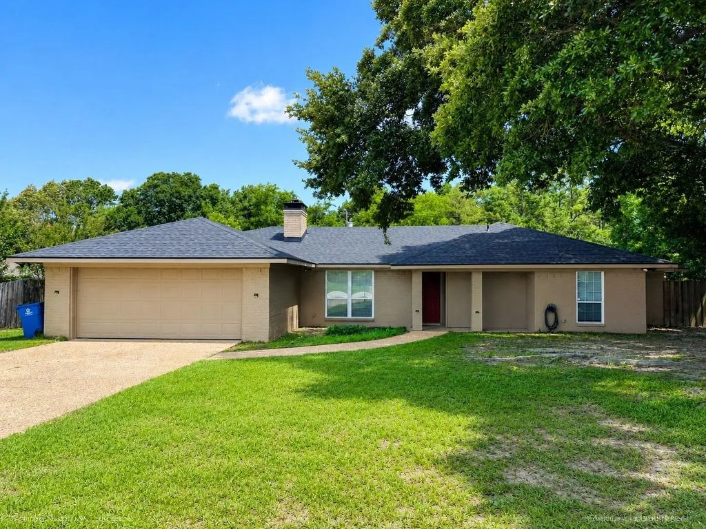 3307 Bogota Street, Athens