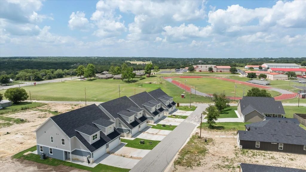 710 N Sycamore Street, Hico