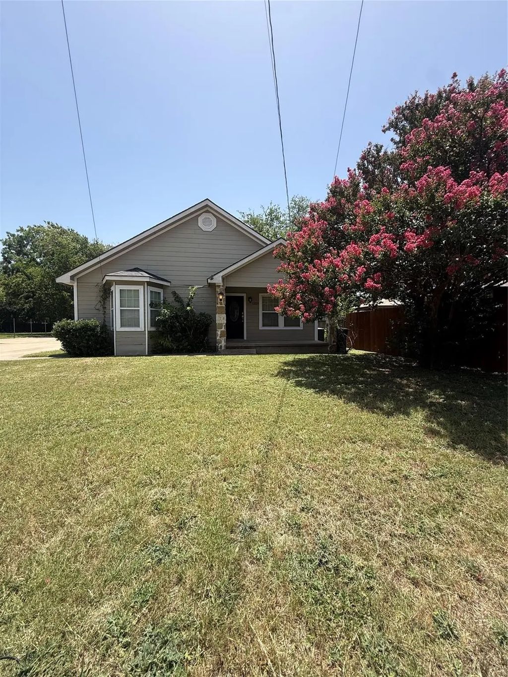 1209 W Lone Star Avenue, Cleburne