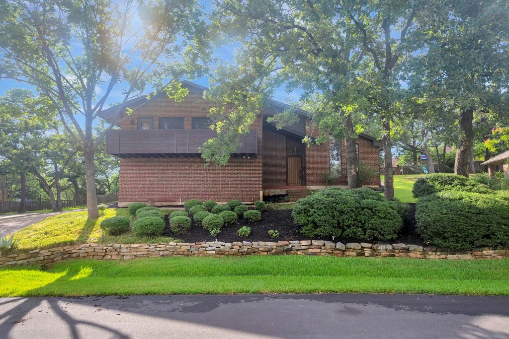 485 Craig Circle, Highland Village