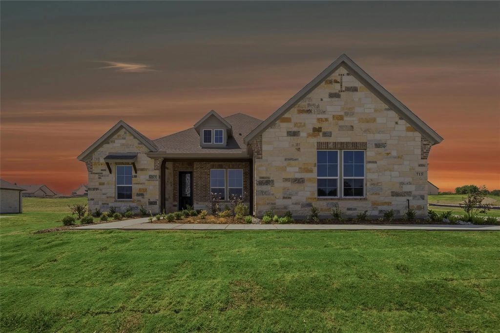 715 Water Side Drive, Van Alstyne