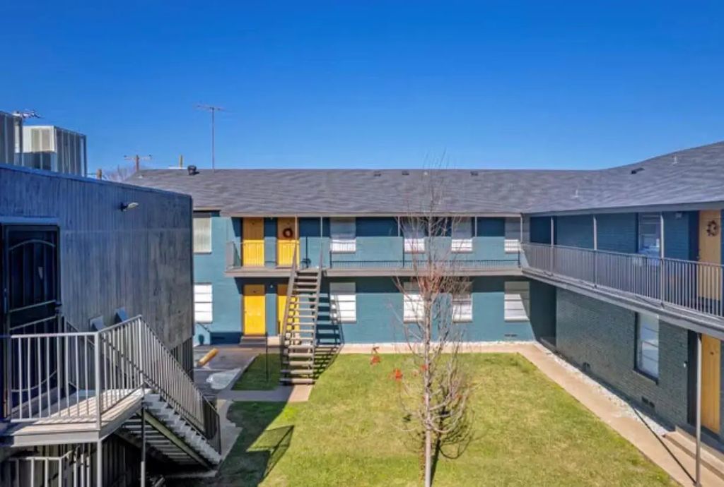 2211 S Vernon Avenue 101, Dallas