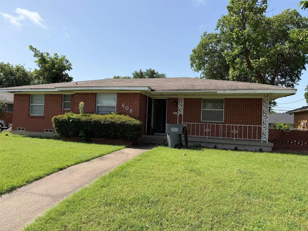608 Donlee Road, Lancaster