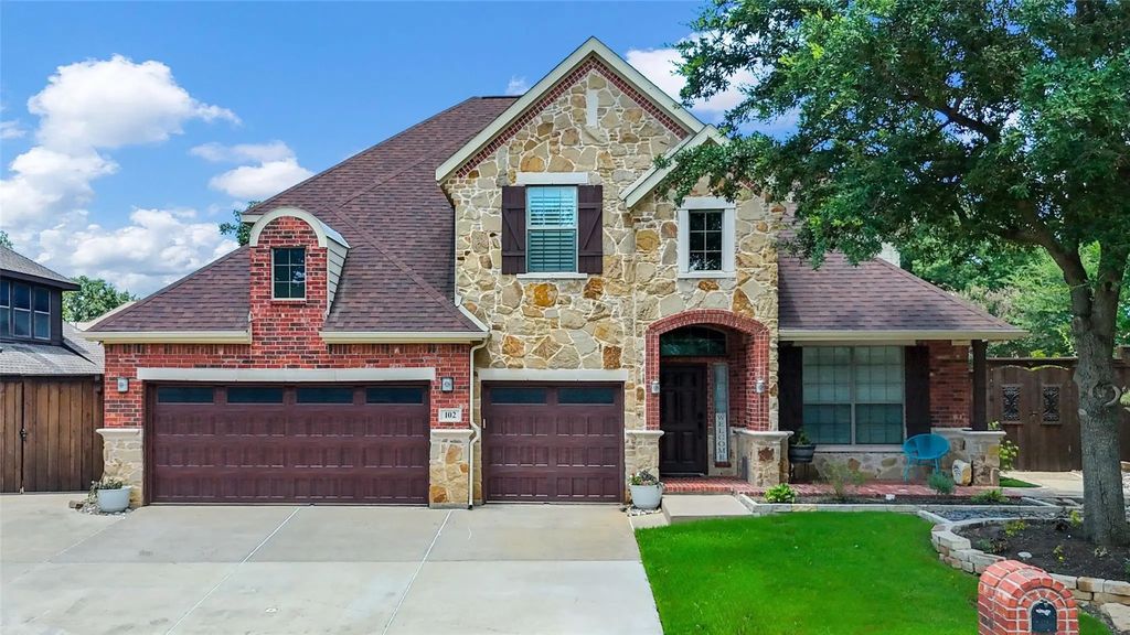 102 Stamford Drive, Hickory Creek