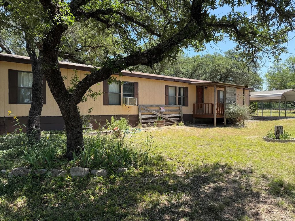 251 Country Oaks Lane, Brownwood