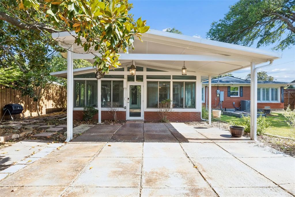 504 Monssen Drive, Dallas