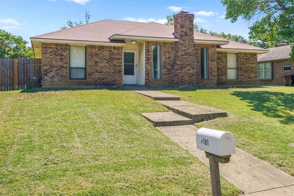2101 Camellia Street, Denton