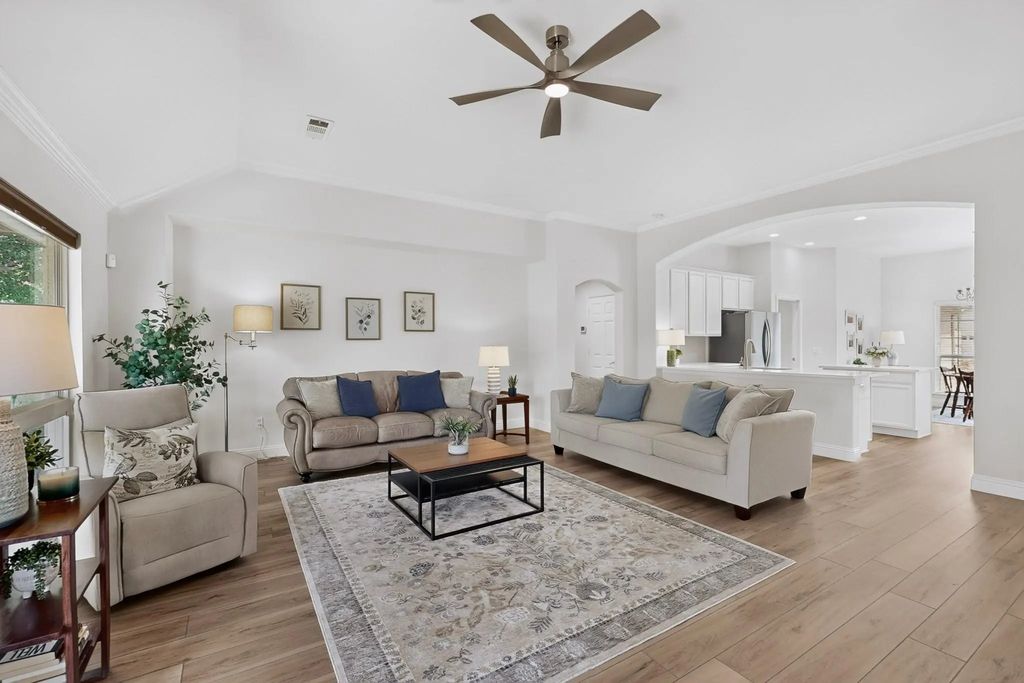 12001 Lockhart Court, Denton