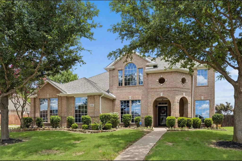 1808 Clear Summit Lane, Mansfield