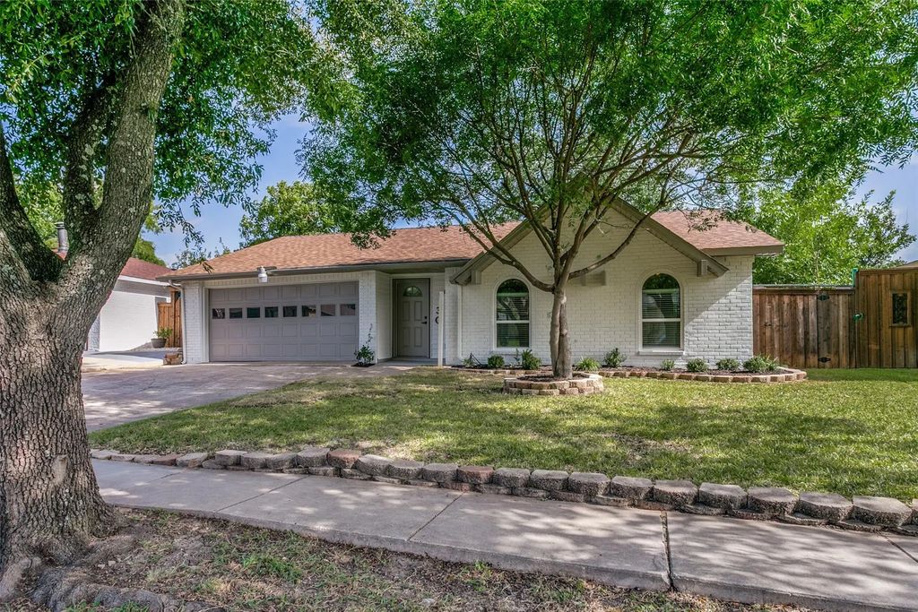 430 E Grenoble Drive, Grand Prairie