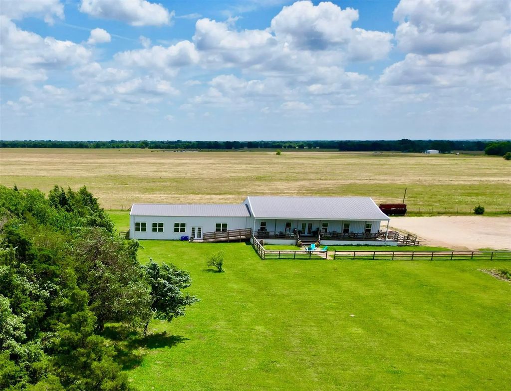 9262 Farm Road 79, Sumner