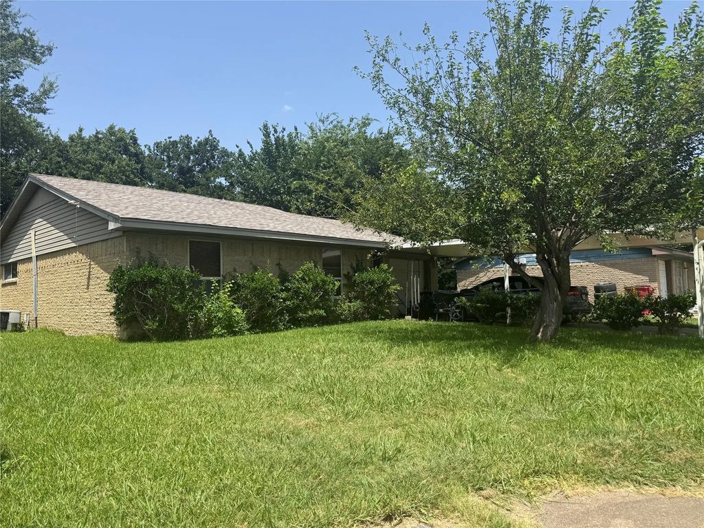 309 Dogwood Lane, Wilmer
