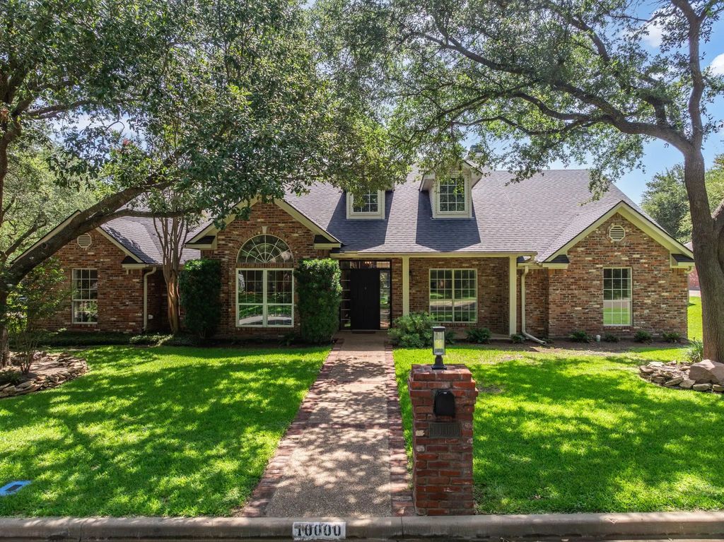 10000 Treeline Drive, Woodway