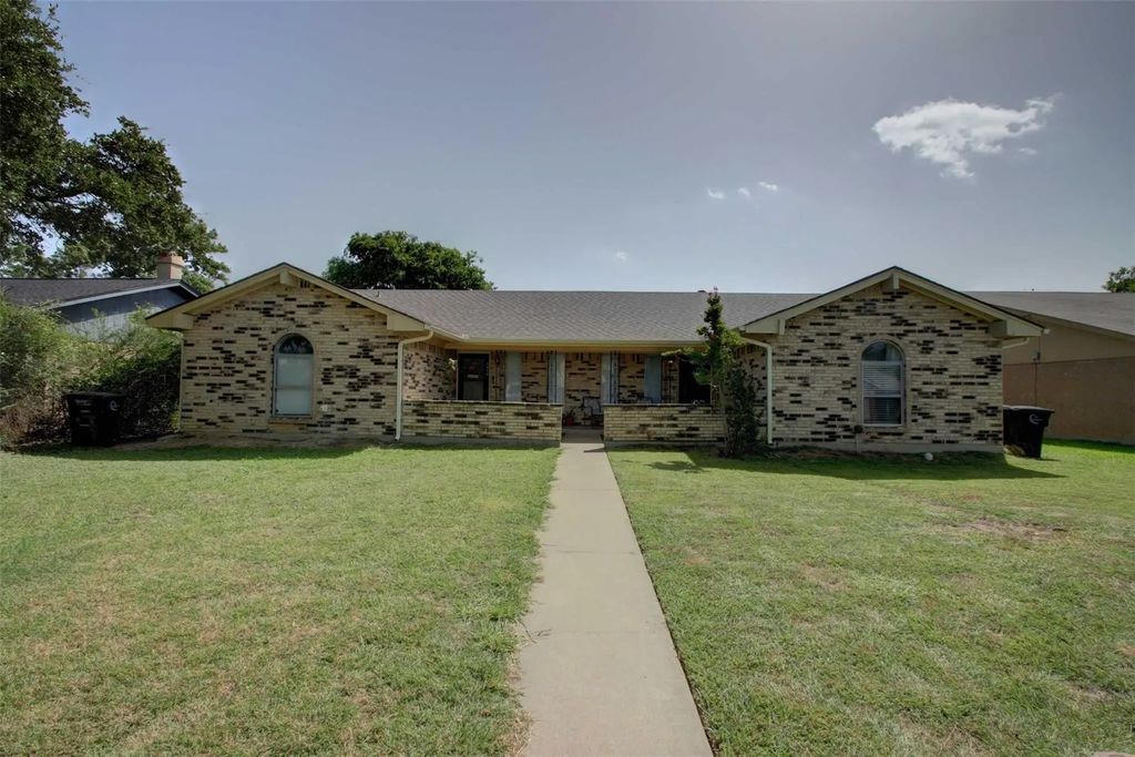 1914 Starling Court, Cleburne