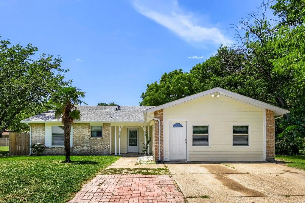 1521 Oakbrook Court, Lancaster
