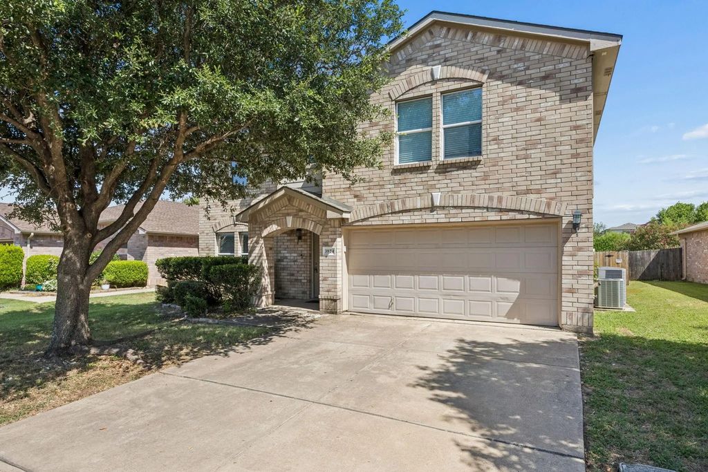 3924 Estrella Court, Fort Worth