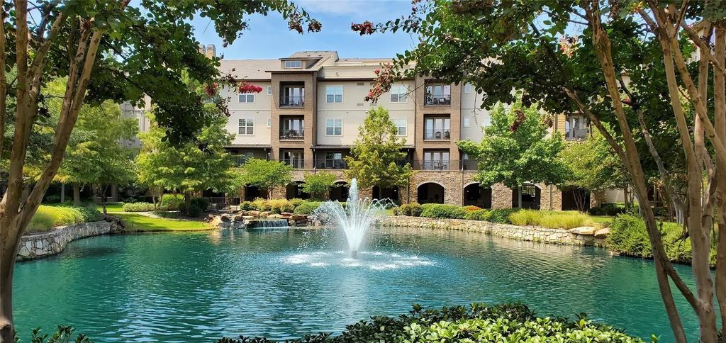 301 Watermere Drive 309, Southlake